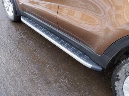 Kia Sportage 2016-Пороги алюминиевые с пластиковой накладкой (карбон серые) 1720 мм